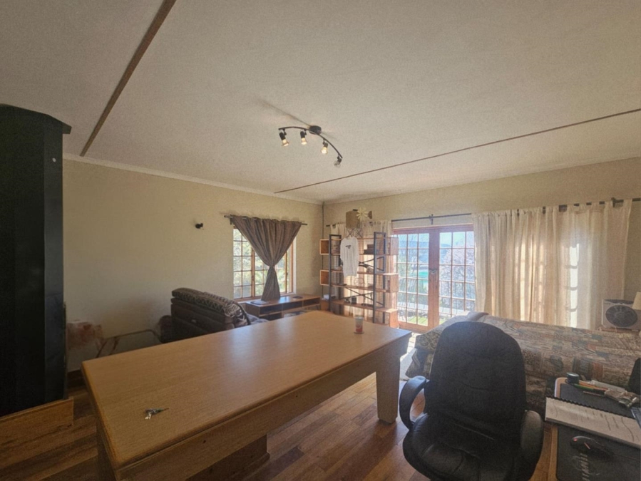5 Bedroom Property for Sale in Ladybrand Free State